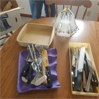 Kitchen utensils & lamp
