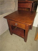 CHERRY AMERICAN SIGNATURE 1 DRAWER END TABLE