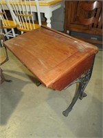 ANTIQUE LIFT TOP SCHOOL DESK W/CAST IRON BASE