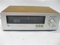 Kenwood KT-1300G Stereo Tuner Powers Up