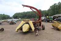 New Holland 770 chopper w/heads