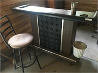 Bar & 1 Stool