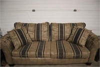 Modern Sofa great condition 90wx36h