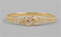 ITALIAN 18K DIAMOND BANGLE BRACELET, 2.50CTW