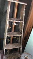 6 ft wooden step ladder