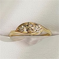 $800 10K  Diamond(0.02ct) Ring