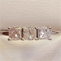 Certified Natural Light Pinkdiamond(0.4Ct,I1-I3) R