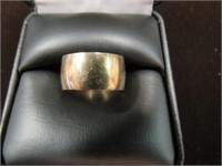 LADIES GOLD BAND 3.7 GRAMS SIZE 4.5