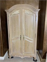 Pennsylvania Hosue Armoire