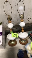 Pair lamp base’s