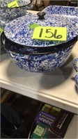 Enamel bowl with lid