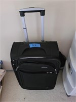 American Tourister Luggage with stowable Handle