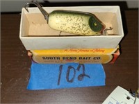 Lure South bend Fishing lure in a box