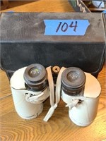 Binoculars Set of Binoculars in a case, been