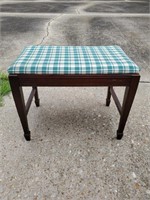 UPHOLSTERED MAHOGANY BENCH