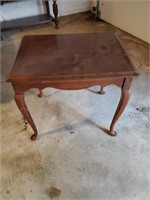 MAHOGANY QUEEN ANN SIDE TABLE
