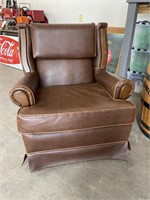 VINTAGE LEATHER CHAIR