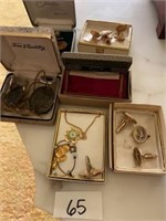 LOT OF VINTAGE COSTUME JEWELRY