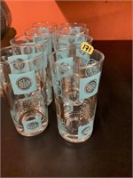 SET OF 8 VINTAGE GLASSES