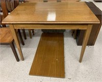 Landstrom Furniture Corp. Dining Table with Leaf
