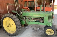 John Deere Tractor B