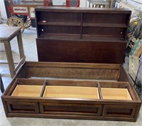(L) Large Wood 3 drawer platform bed