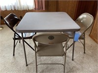 Card Table w/3 chairs