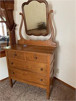 Nice Oak 4-drawer chest w/mirror