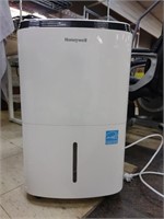 Honeywell TP70PWKN Dehumidifier Powered on when te