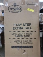 Regalo Easy Step Extra Tall Metal Walk-Through Saf