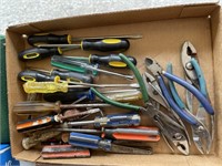 Flat screwdirvers, pliers, snips & more