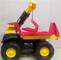 Tonka Wrecker, All plastic except for bed