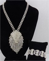 Unique Vintage Chic Rhinestone Necklace & Bracelet