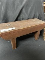 Primitive Mortis Leg Footstool