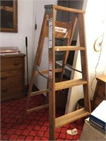 4 Ft 8in Wood Ladder