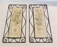 2 Floral wall hangings
