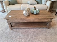 COFFEE TABLE W/DRAWERS