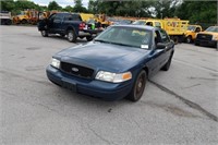 10 Ford Crown Victoria  4DSD BL 8 cyl  Started