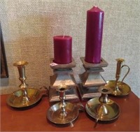 4 BRASS FINGER CANDLE HOLDERS, 2 DECORATIVE CANDLE