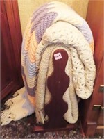 BLANKET RACK WITH 4 BLANKETS - 23"