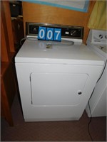 MAYTAG ELECTRIC DRYER IN WORKING CONDITION