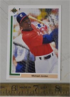 Micheal Jordan rookie baseball card