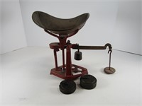 ANTIQUE BS&M WEIGH SCALE WITH WEIGHTS