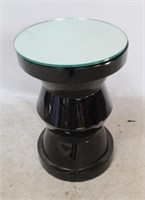 Jonathan Charles accent stand