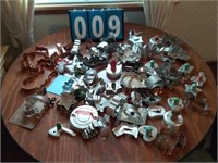 GROUP LOT MOSTLY VINTAGE COOKIE CUTTERS