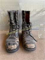 Size 8 lace up army boots