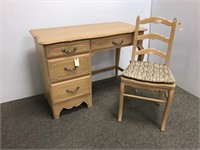 Ethan Allen desk with chair