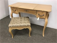 Ethan Allen vanity desk with bench