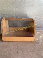 Wooden crate/cage