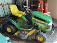 Farm Equipment-JD Lawn Tractor 120hrs
